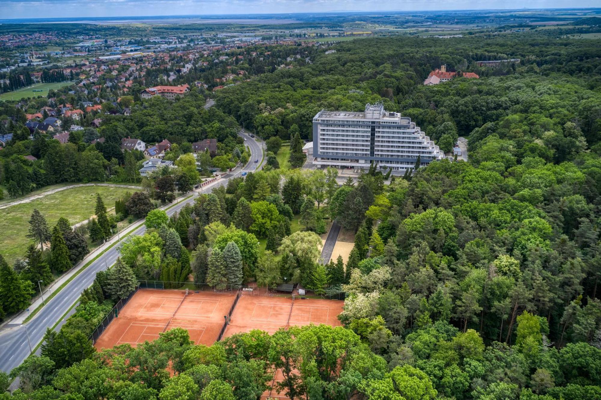 Hotel Szieszta Sopron Exteriör bild