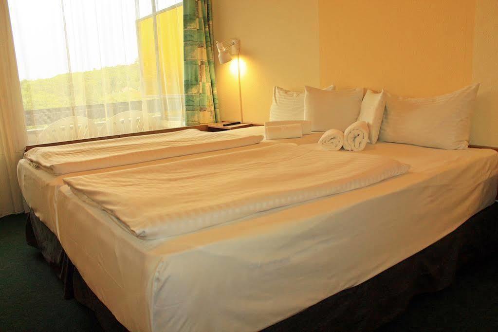 Hotel Szieszta Sopron Exteriör bild