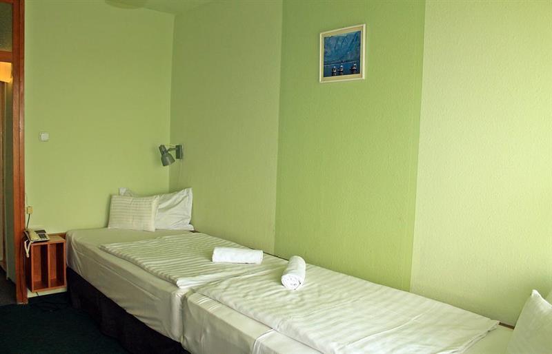 Hotel Szieszta Sopron Exteriör bild
